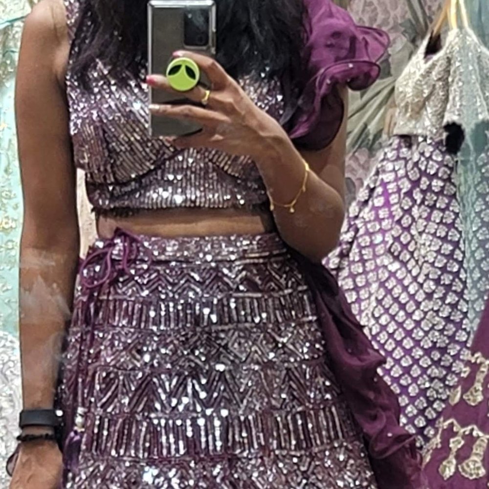 Neerus Lehenga